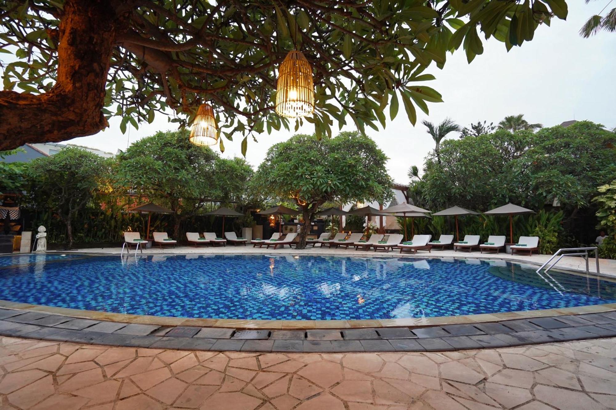 Kuta Seaview Boutique Resort Buitenkant foto